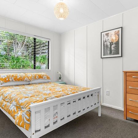 Sunrise Point - Snells Beach Holiday Home エクステリア 写真